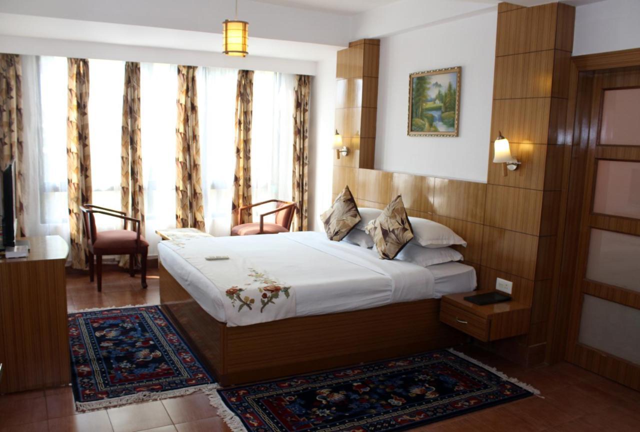 Hotel Tarayana กังต็อก ภายนอก รูปภาพ