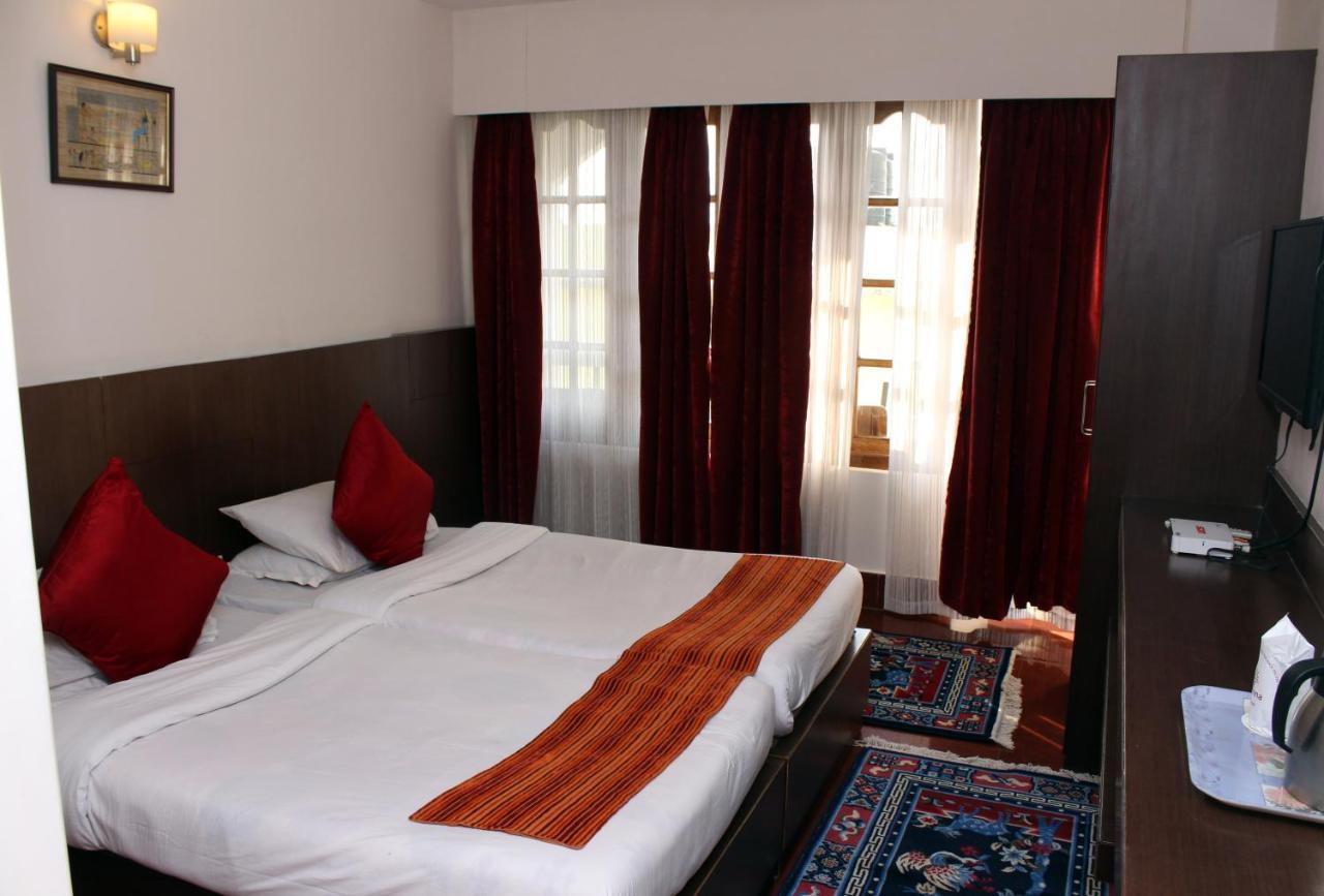 Hotel Tarayana กังต็อก ภายนอก รูปภาพ
