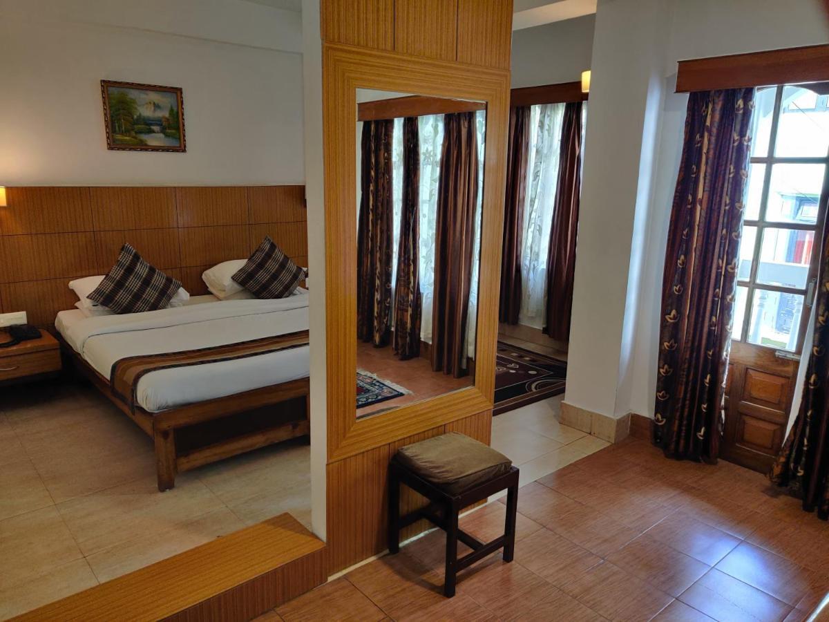 Hotel Tarayana กังต็อก ภายนอก รูปภาพ