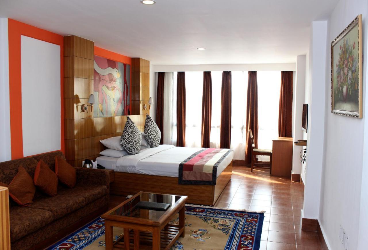 Hotel Tarayana กังต็อก ภายนอก รูปภาพ