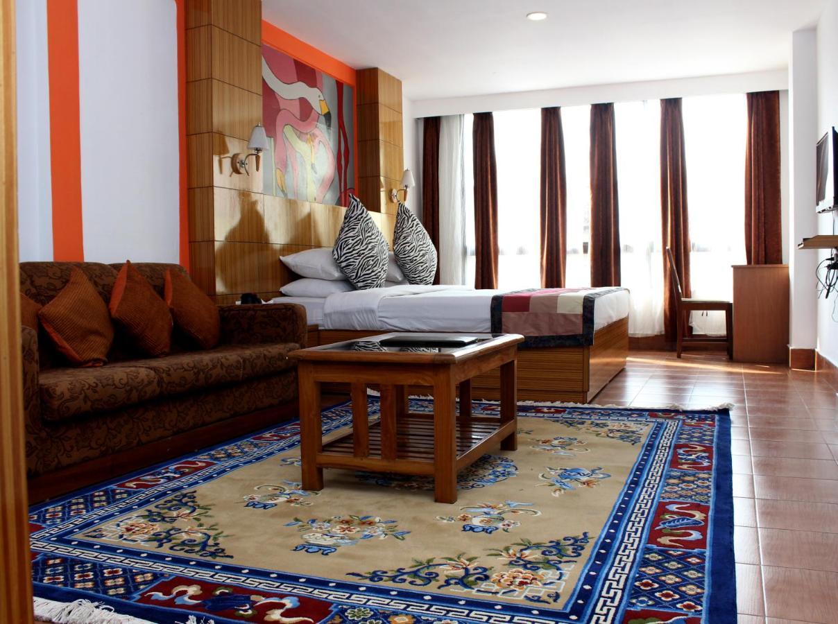 Hotel Tarayana กังต็อก ภายนอก รูปภาพ