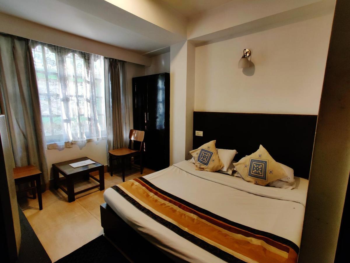 Hotel Tarayana กังต็อก ภายนอก รูปภาพ
